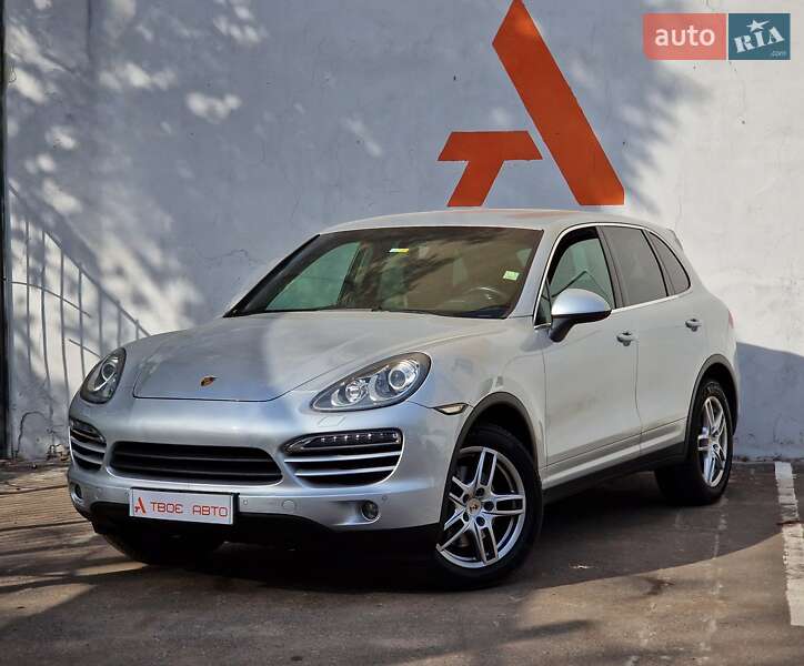 Позашляховик / Кросовер Porsche Cayenne 2012 в 