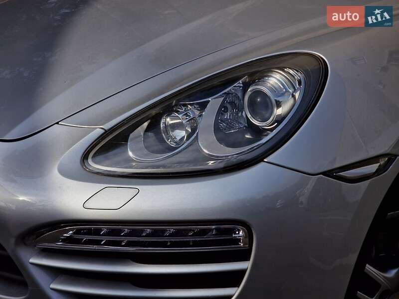 Позашляховик / Кросовер Porsche Cayenne 2012 в Одесі