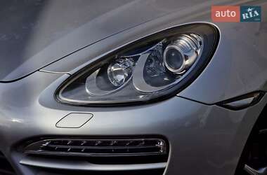 Позашляховик / Кросовер Porsche Cayenne 2012 в 