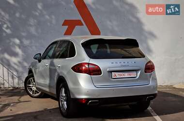 Позашляховик / Кросовер Porsche Cayenne 2012 в 