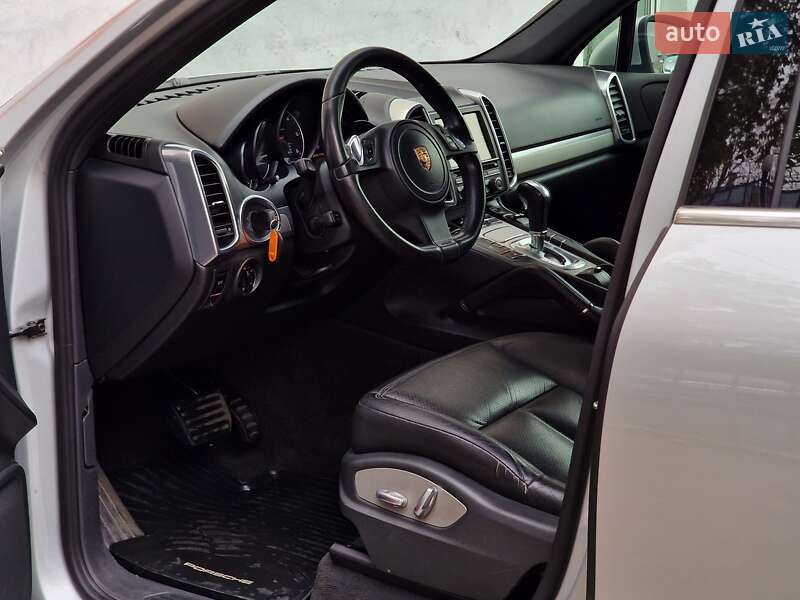 Позашляховик / Кросовер Porsche Cayenne 2012 в Одесі