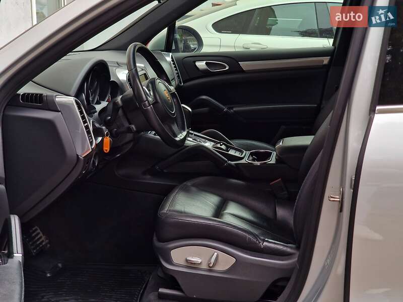 Позашляховик / Кросовер Porsche Cayenne 2012 в Одесі