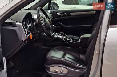 Позашляховик / Кросовер Porsche Cayenne 2012 в 