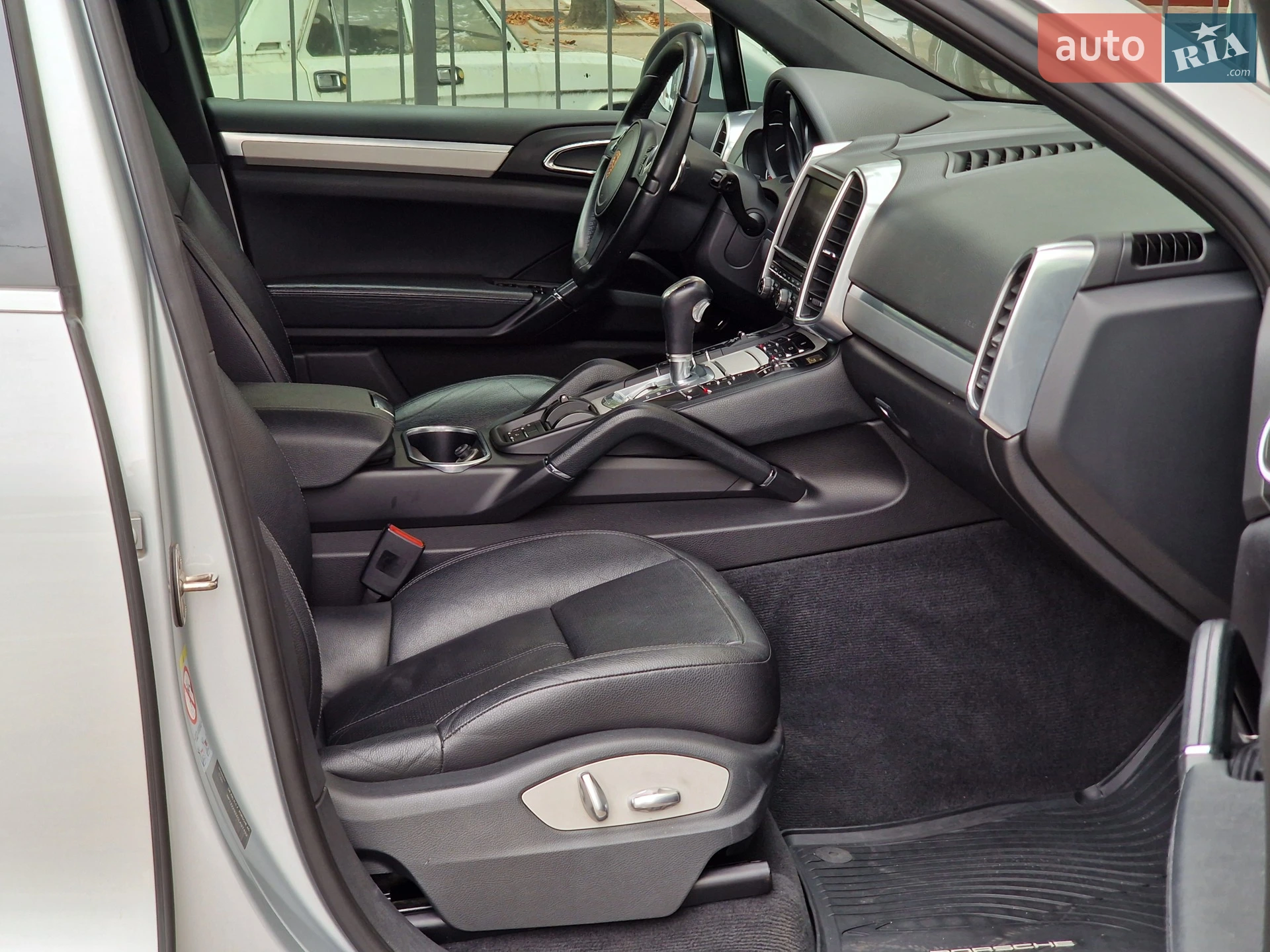 2012 Porsche Cayenne - мініатюра 36