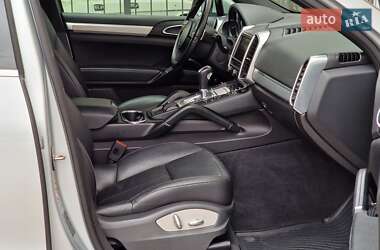 Позашляховик / Кросовер Porsche Cayenne 2012 в 