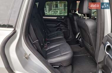 Позашляховик / Кросовер Porsche Cayenne 2012 в 