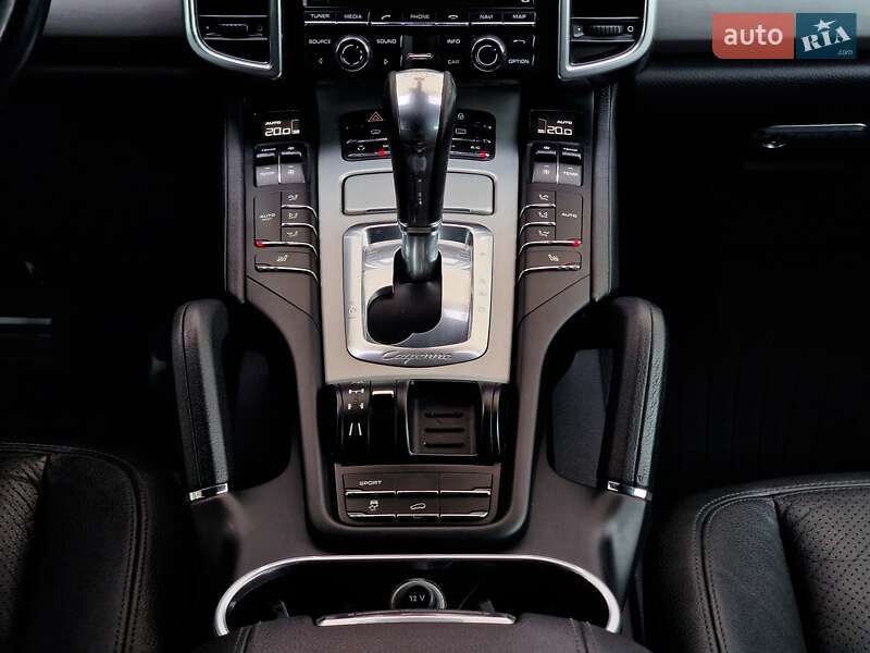 Позашляховик / Кросовер Porsche Cayenne 2012 в Одесі