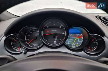Позашляховик / Кросовер Porsche Cayenne 2012 в 