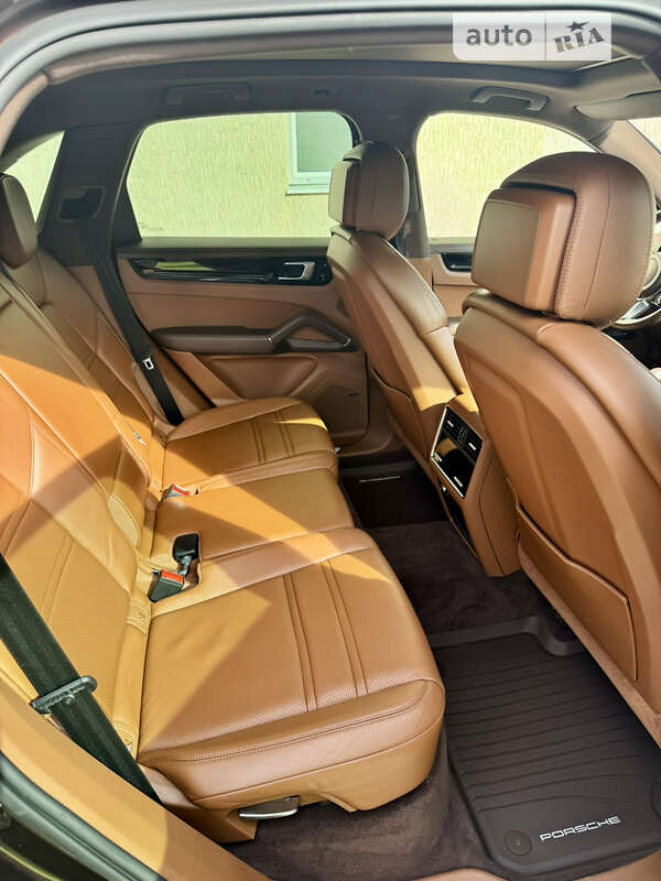 Внедорожник / Кроссовер Porsche Cayenne 2018 в Черновцах