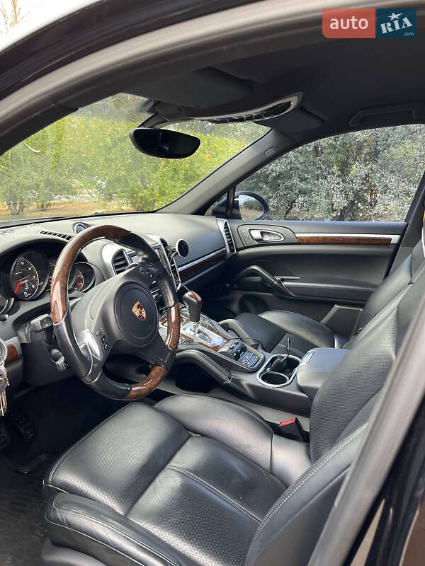 Позашляховик / Кросовер Porsche Cayenne 2013 в Бучі