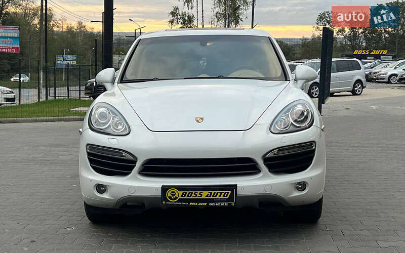 Позашляховик / Кросовер Porsche Cayenne 2012 в Чернівцях