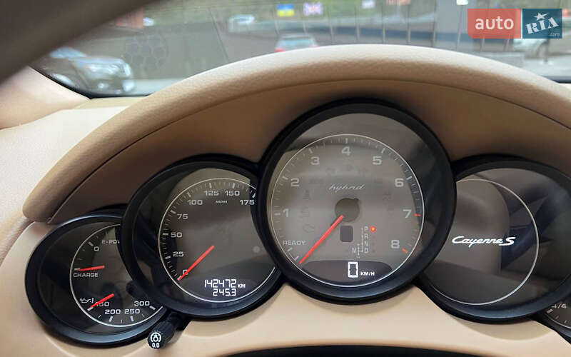 Позашляховик / Кросовер Porsche Cayenne 2012 в Чернівцях