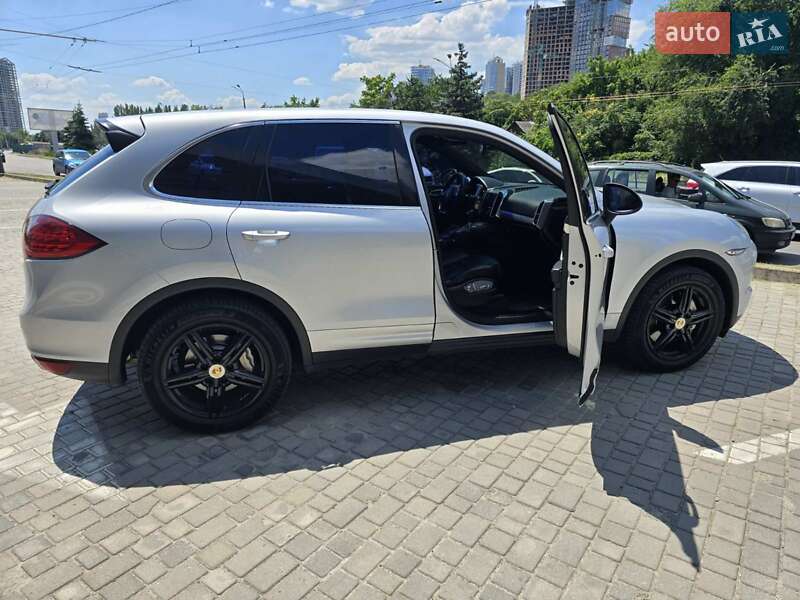 Внедорожник / Кроссовер Porsche Cayenne 2010 в Днепре