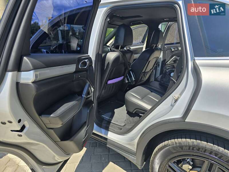 Внедорожник / Кроссовер Porsche Cayenne 2010 в Днепре