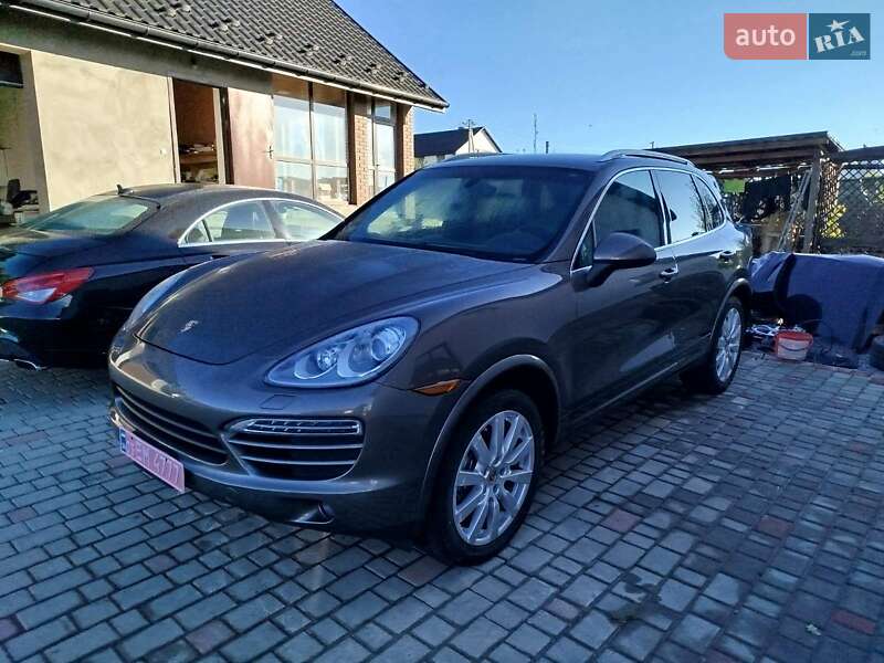 Внедорожник / Кроссовер Porsche Cayenne 2014 в Ровно