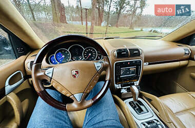 Внедорожник / Кроссовер Porsche Cayenne 2004 в 