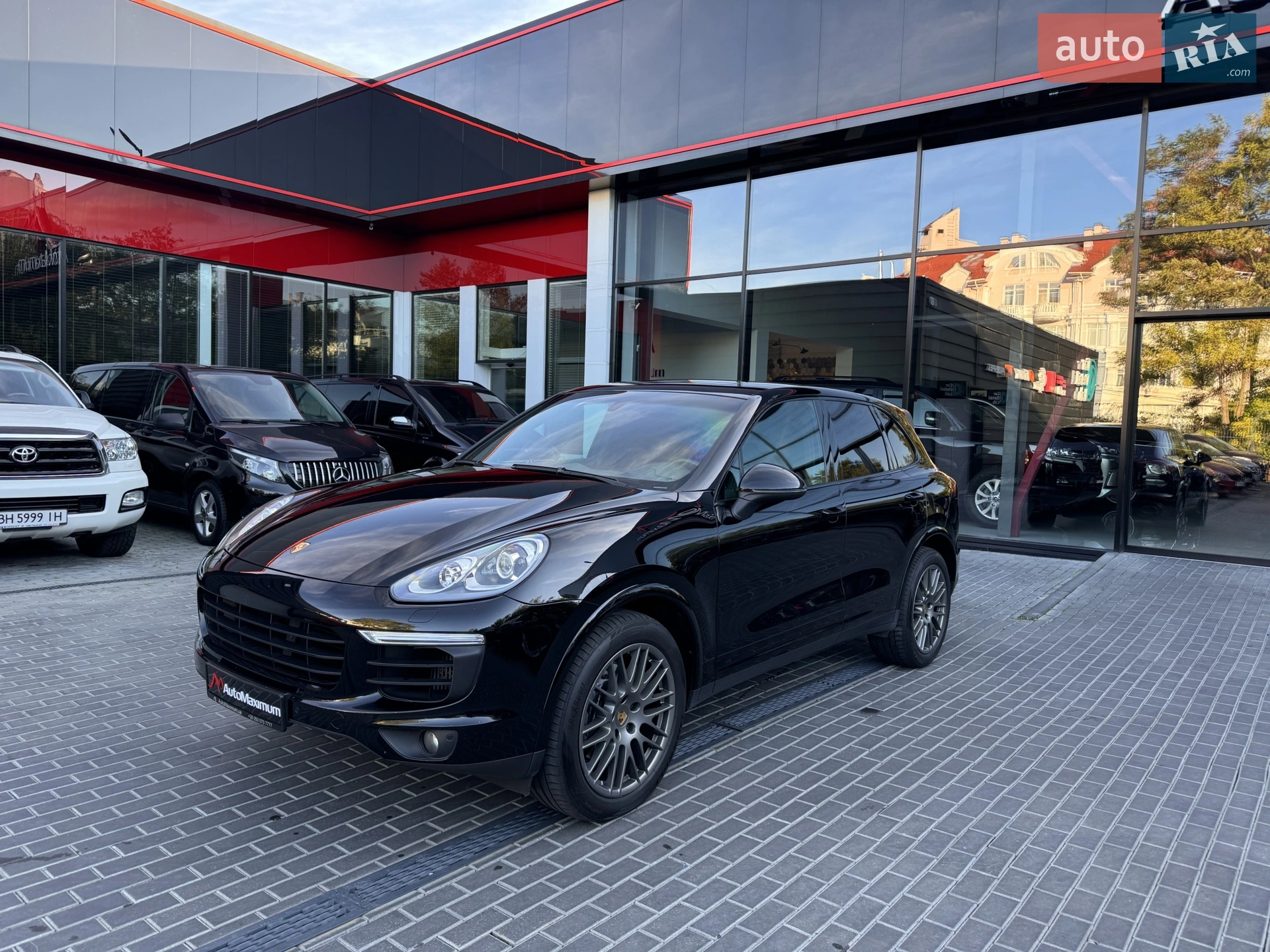 2016 Porsche Cayenne - мініатюра 3
