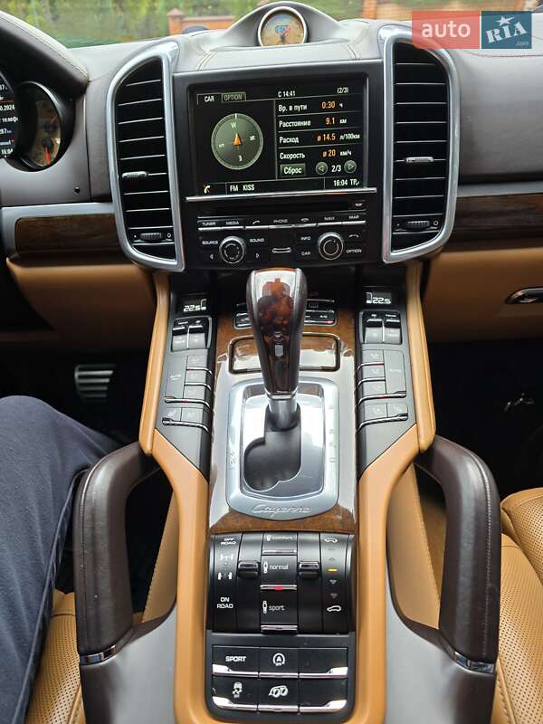 Позашляховик / Кросовер Porsche Cayenne 2013 в Львові