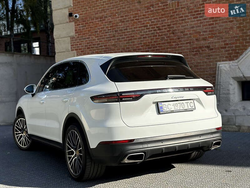 Позашляховик / Кросовер Porsche Cayenne 2017 в Львові