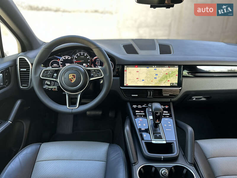 Позашляховик / Кросовер Porsche Cayenne 2017 в Львові