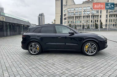 Позашляховик / Кросовер Porsche Cayenne 2018 в 