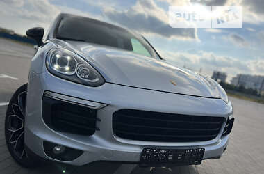 Позашляховик / Кросовер Porsche Cayenne 2015 в Одесі