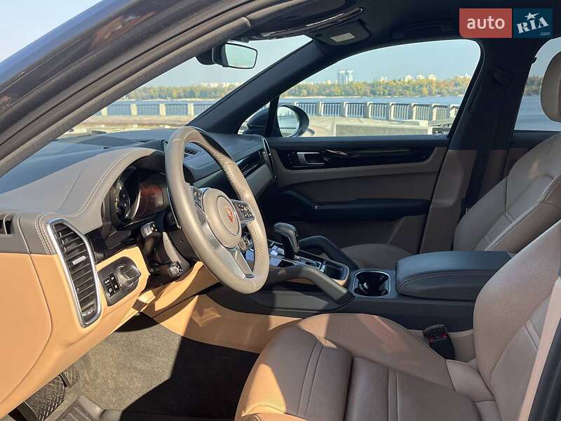 Внедорожник / Кроссовер Porsche Cayenne 2020 в Киеве