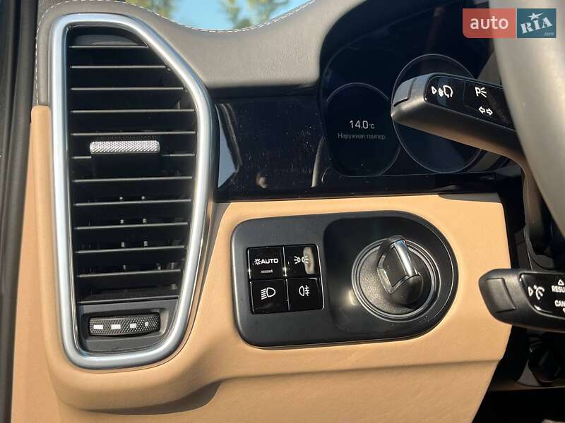 Внедорожник / Кроссовер Porsche Cayenne 2020 в Киеве