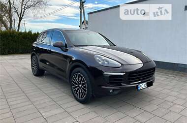 Позашляховик / Кросовер Porsche Cayenne 2015 в Львові