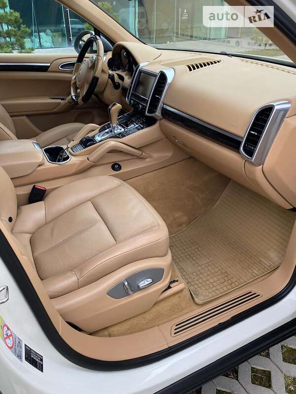 Позашляховик / Кросовер Porsche Cayenne 2011 в Хмельницькому
