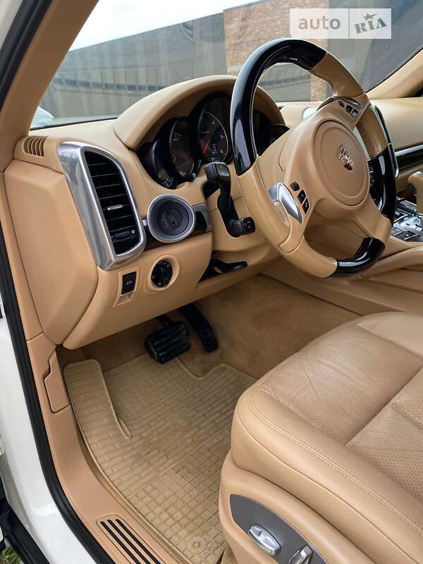 Позашляховик / Кросовер Porsche Cayenne 2011 в Хмельницькому