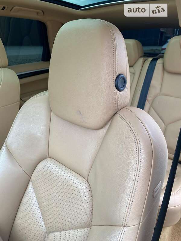 Позашляховик / Кросовер Porsche Cayenne 2011 в Хмельницькому