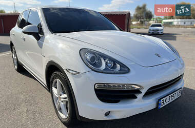 Внедорожник / Кроссовер Porsche Cayenne 2014 в Киеве