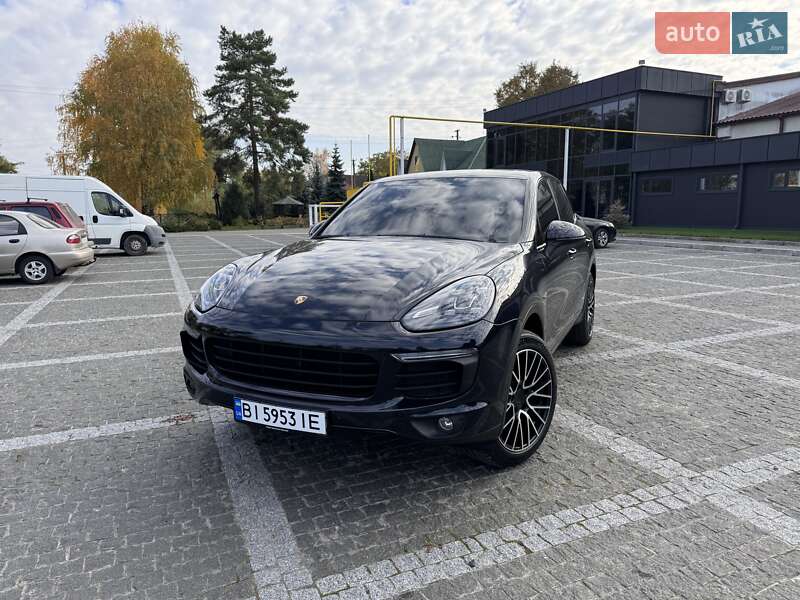 Внедорожник / Кроссовер Porsche Cayenne 2016 в Пирятине