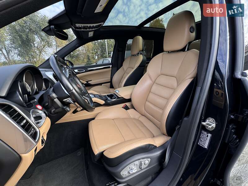 Внедорожник / Кроссовер Porsche Cayenne 2016 в Пирятине