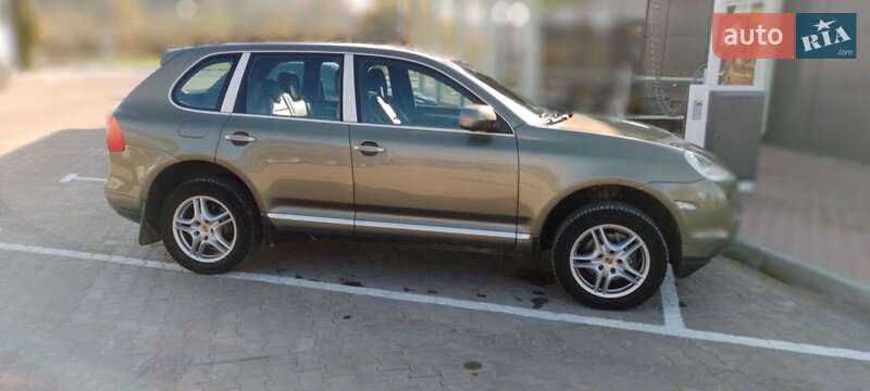 Позашляховик / Кросовер Porsche Cayenne 2008 в Чернівцях