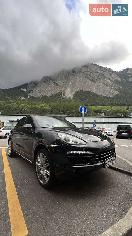 Позашляховик / Кросовер Porsche Cayenne 2013 в Тернополі