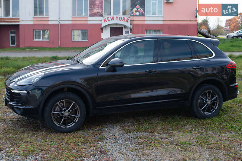 Внедорожник / Кроссовер Porsche Cayenne 2015 в Долине