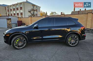 Внедорожник / Кроссовер Porsche Cayenne 2015 в Владимир-Волынском