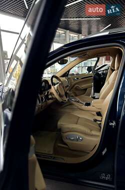 Внедорожник / Кроссовер Porsche Cayenne 2013 в 
