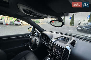 Внедорожник / Кроссовер Porsche Cayenne 2013 в 