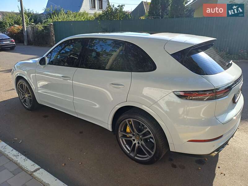 Позашляховик / Кросовер Porsche Cayenne 2018 в Києві