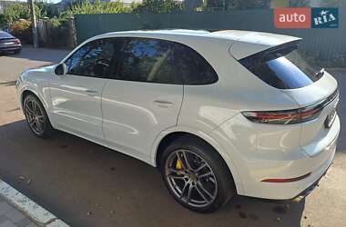 Позашляховик / Кросовер Porsche Cayenne 2018 в 