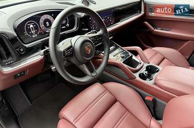 Позашляховик / Кросовер Porsche Cayenne 2023 в 