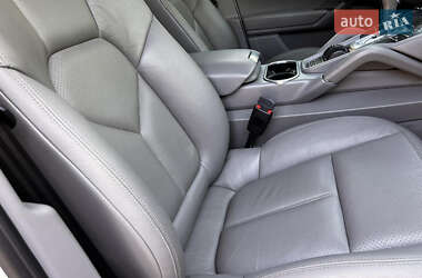 Внедорожник / Кроссовер Porsche Cayenne 2012 в 