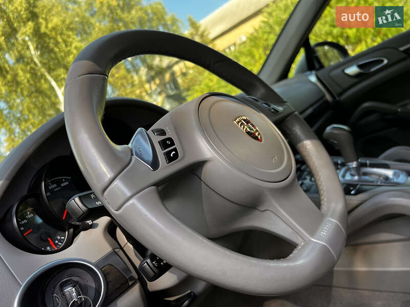 Внедорожник / Кроссовер Porsche Cayenne 2012 в Ахтырке