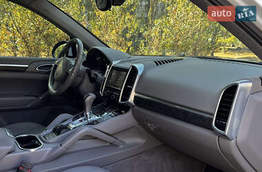 Внедорожник / Кроссовер Porsche Cayenne 2012 в 