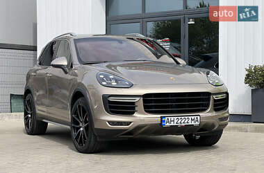 Позашляховик / Кросовер Porsche Cayenne 2014 в Ужгороді