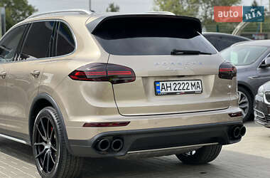 Внедорожник / Кроссовер Porsche Cayenne 2014 в Ужгороде