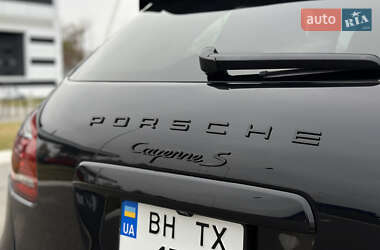 Внедорожник / Кроссовер Porsche Cayenne 2012 в Николаеве